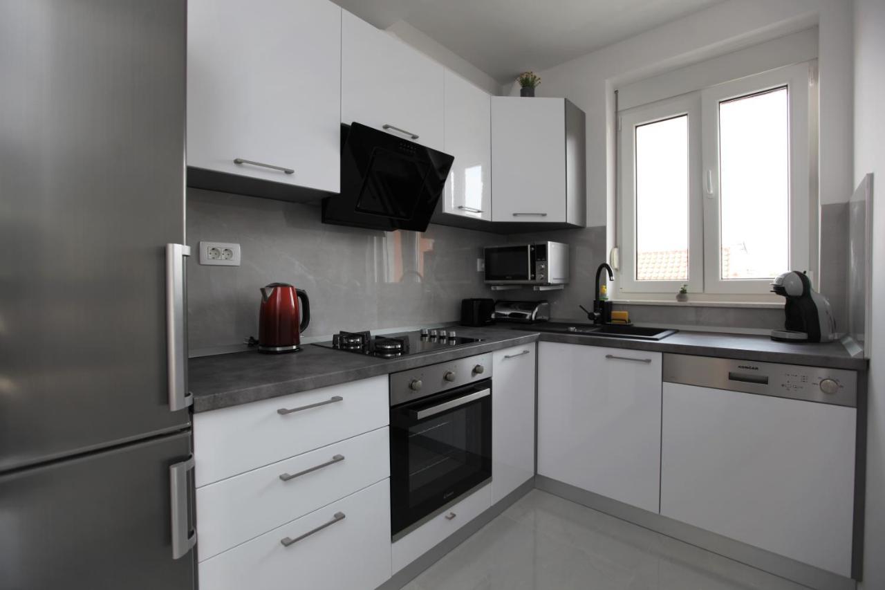Apartmani Ive Трогир Экстерьер фото