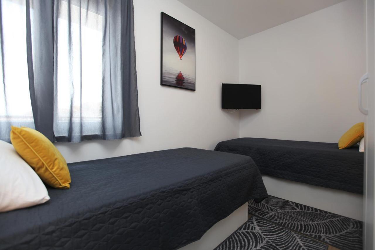 Apartmani Ive Трогир Экстерьер фото