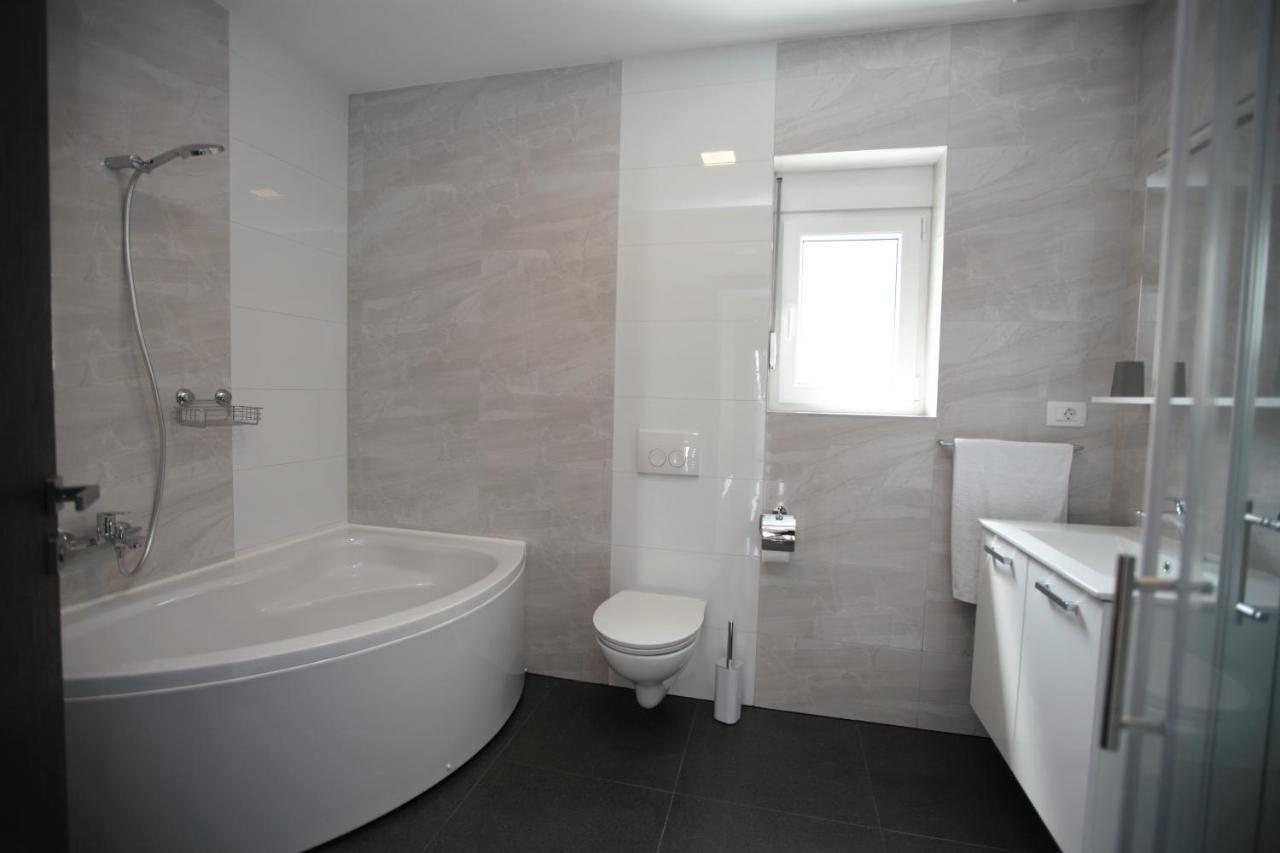 Apartmani Ive Трогир Экстерьер фото
