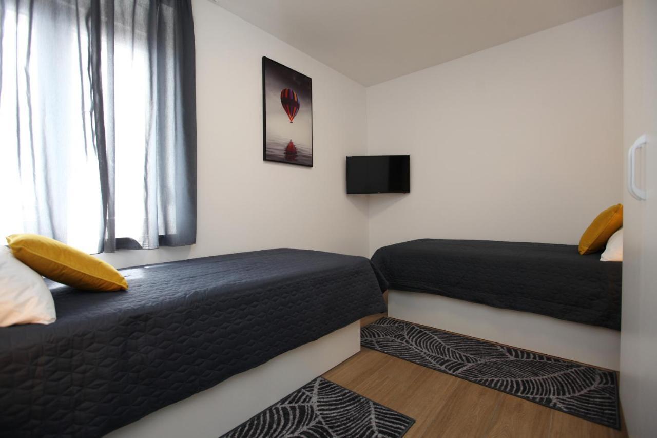 Apartmani Ive Трогир Экстерьер фото